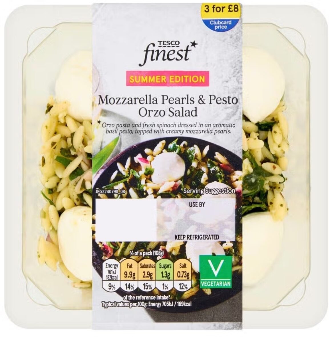 Package of Tesco Finest Summer Edition Mozzarella Pearls & Pesto Orzo Salad, showing mozzarella pearls and orzo with pesto in a clear wrap.
